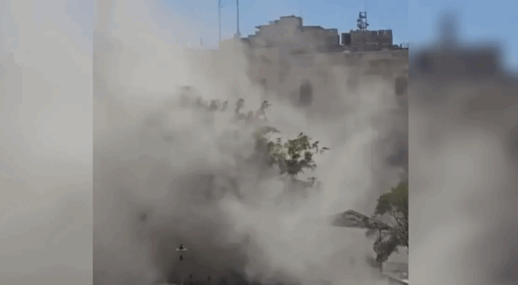 The roof of the “Saraya” building in Damascus collapses, and five people are rescued.